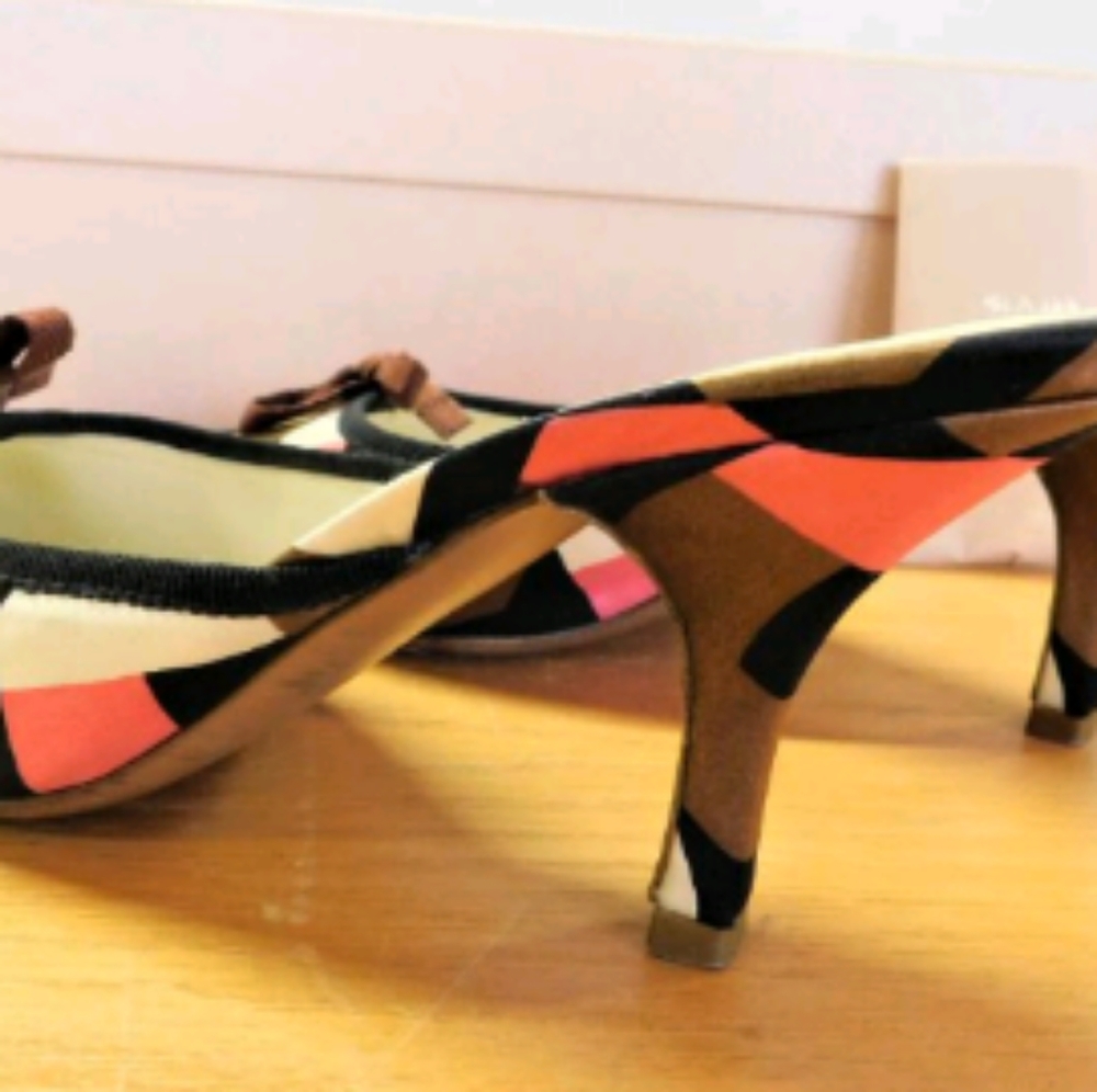Prada Shoes, size 6.5 US. Shoes in excellent condi - Picture 4 of 4